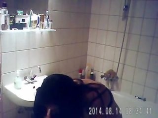 कॉट niece होने एक स्नान पर छिपा हुआ कॅम - ispywithmyhiddencam.com