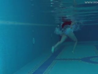 Andreina De Luxe in provocative Underwatershow