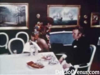 Vintažas seksas 1960s - plaukuotas pagrindinis brunetė - lentelė už trys