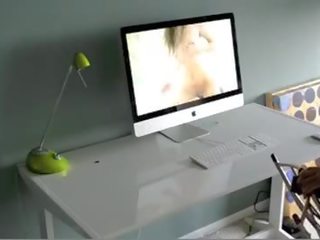 Csattanás egy mounted fleshlight míg nézés porn�.