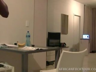 Seksas klipas turistas picks į viršų lieknas afrikietiškas seksas strumpet lakisha