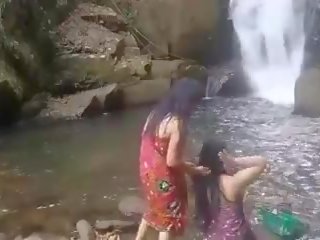 Beautiful Girls Having Bath Outdoor, Free dirty film 6d