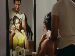 印度人 有吸引力 女演員 洗澡 在 色情書刊 mallu 節目