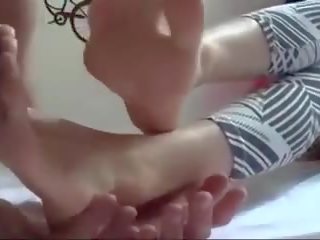 Korean Foot femme fatale - Feet Licking & Toes Sucking