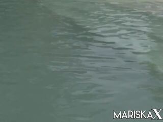 Mariskax – Threesome Fucking on the Lawn: Free HD x rated film 04